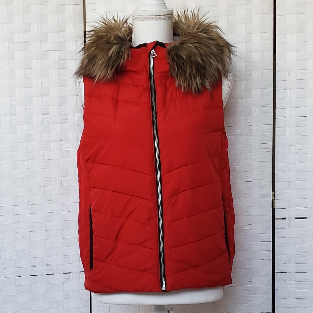 GAP Primaloft Luxe Fur Trim Puffer Vest - Picture 4 of 6